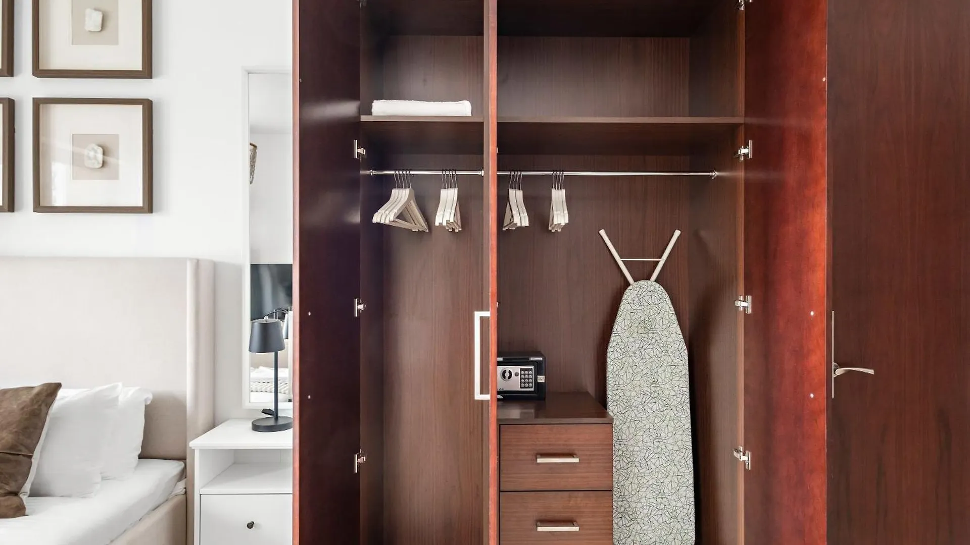 Silkhaus Modern Studio Near Burj Khalifa Dubai 0*,  United Arab Emirates