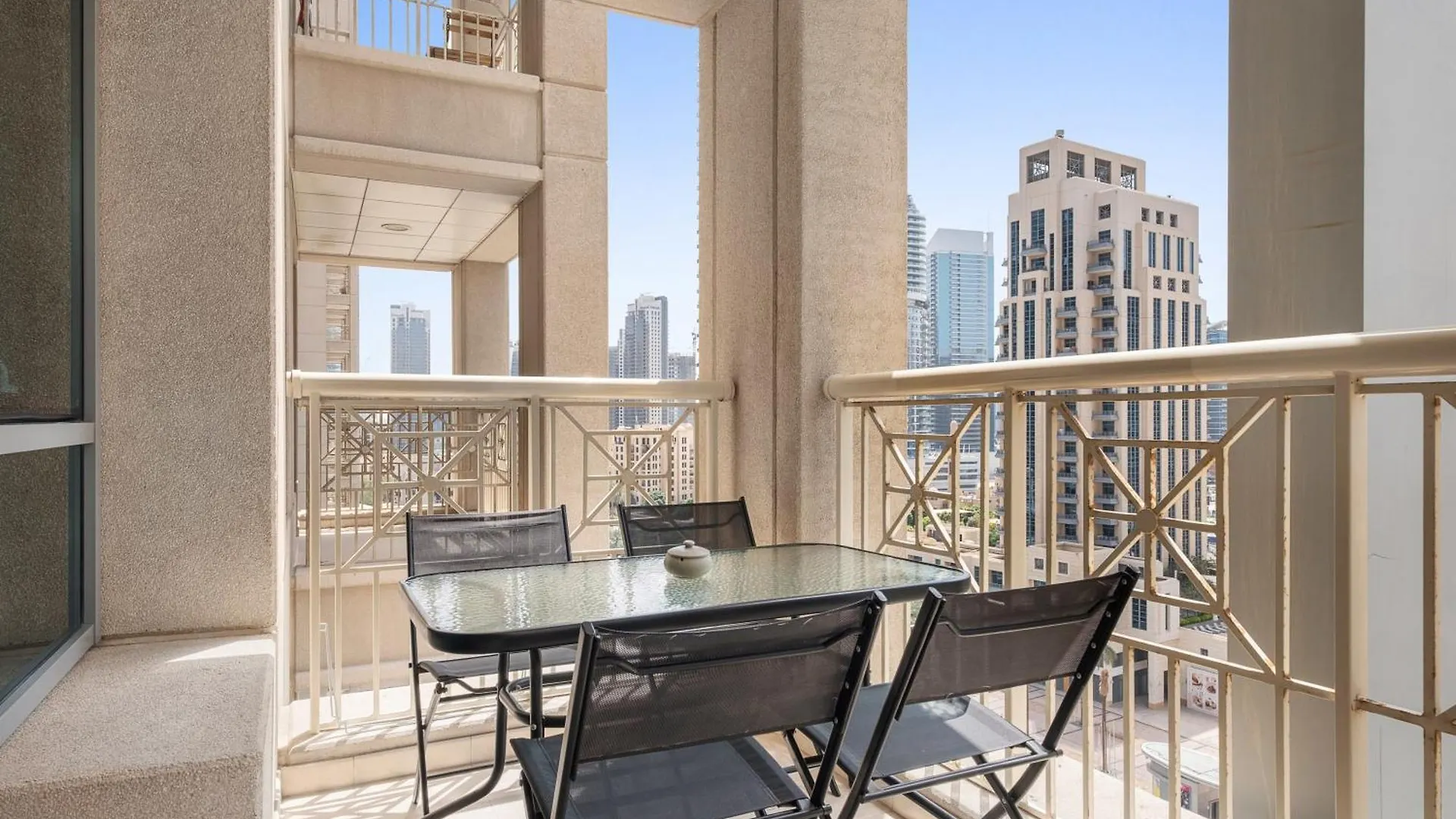 Silkhaus Modern Studio Near Burj Khalifa Dubai Apartment